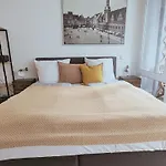 Suiteable Living - modern, zentral, Balkon, Netflix