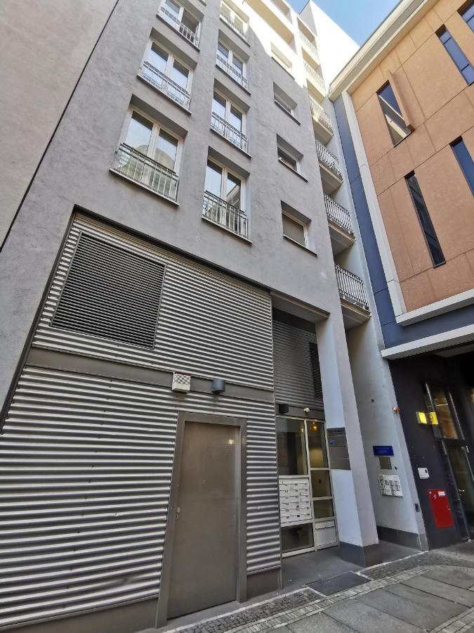 Suiteable Living - Modern, Zentral, Balkon, Netflix Apartment *